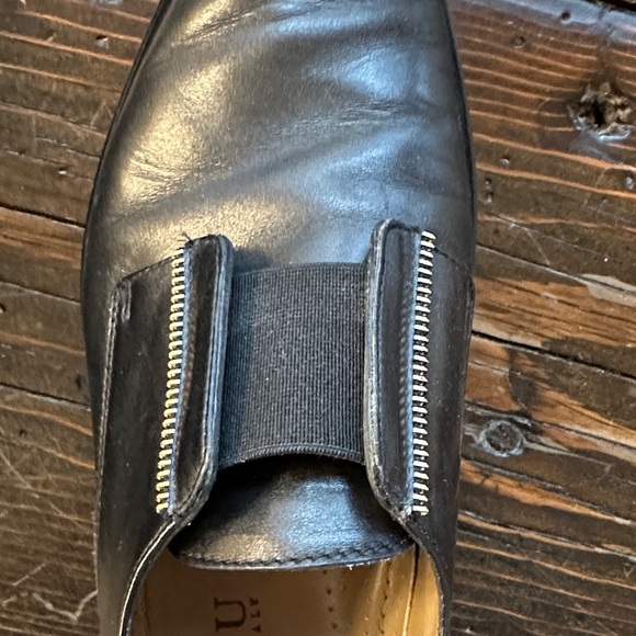 Anyi Lu Black Leather women’s leather loafers - Picture 9 of 11